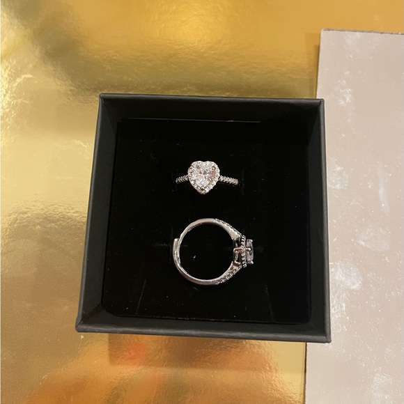 Crystal diamond heart shaped silver plated adjustable ring. Luxury jewelry. - Picture 4 of 4